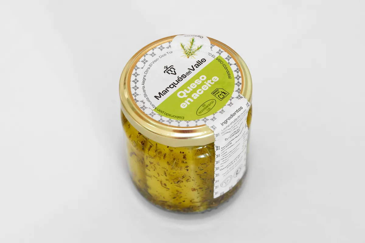 Queso Curado en Aceite envasado con una curación 4 meses de maduración