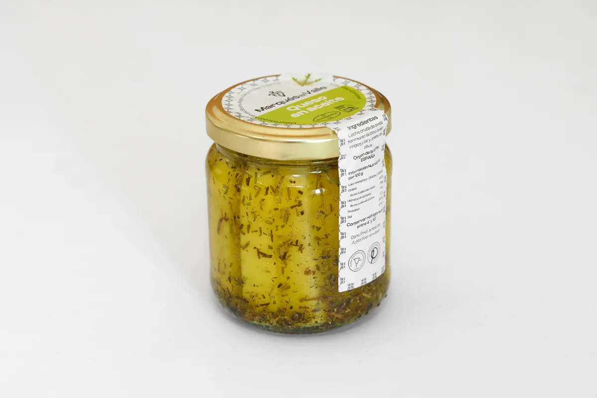 Queso Curado en Aceite envasado con una curación 4 meses de maduración